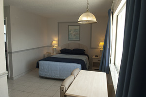One queen bed